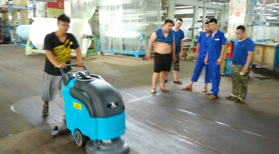  水泥地面的油污用什么能清理掉？是它？ 是它？ 还是它？42