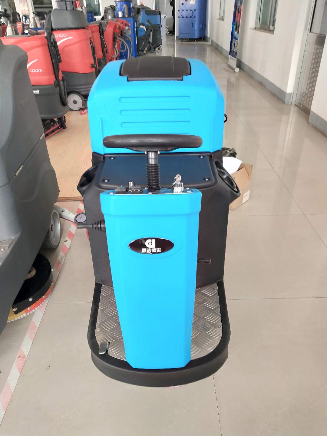  水泥地面的油污用什么能清理掉？是它？ 是它？ 还是它？42